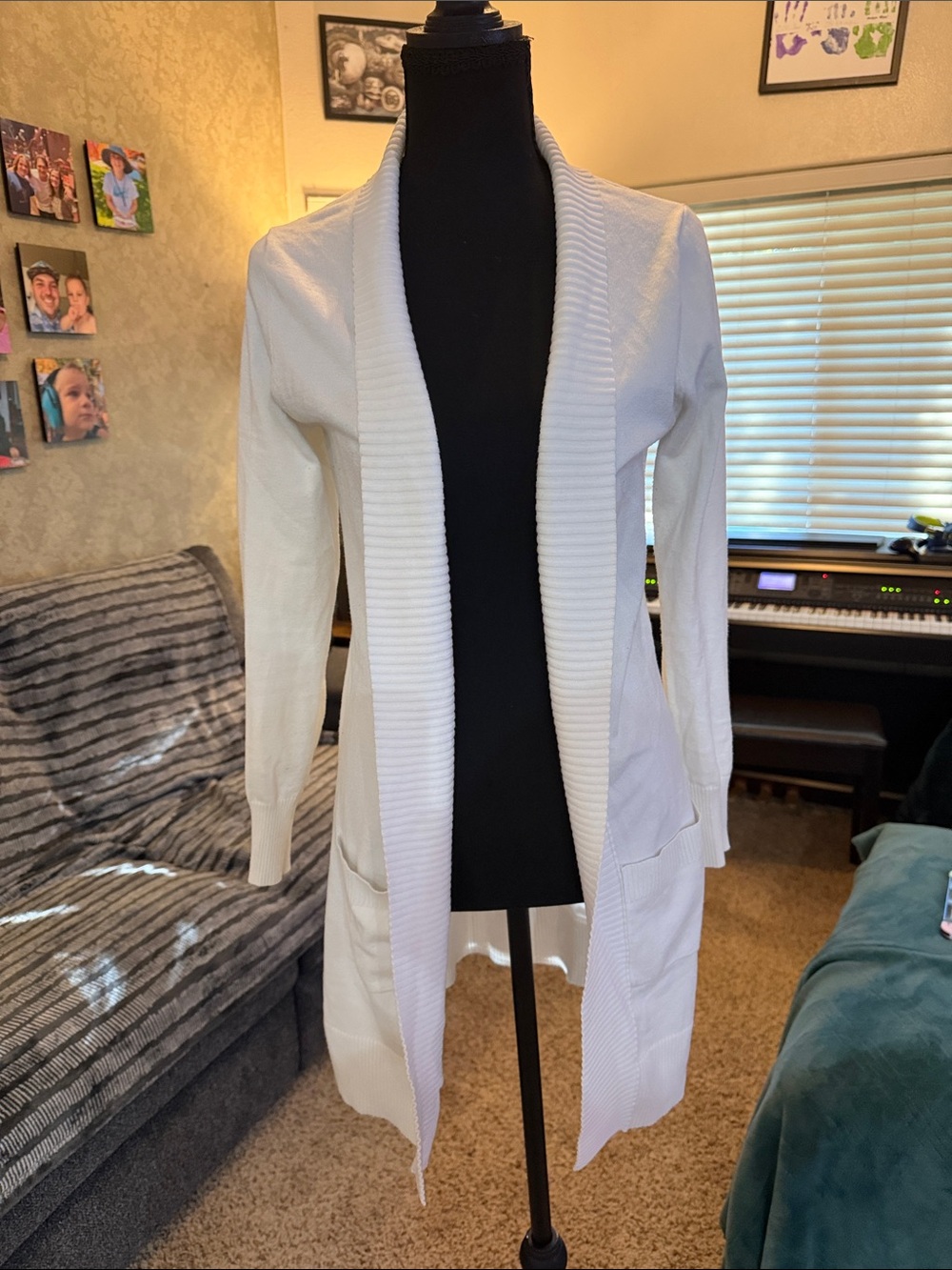 Open-Front Cream Knit Cardigan with Front Pockets